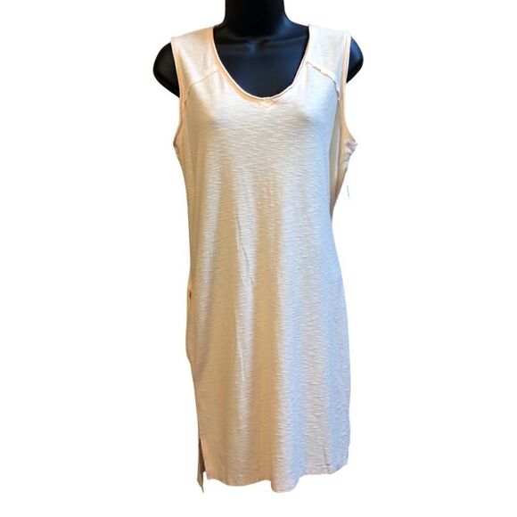 SO Dresses & Skirts - SO Light Orange Dress with pockets size Small